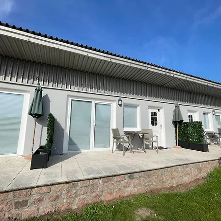 Boddenferienhaus - Hafen * شابرود